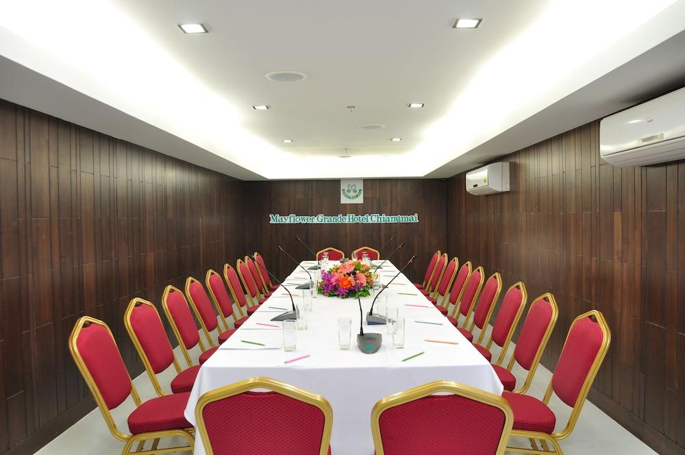 Mayflower Grande Hotel Chiang Mai Zewnętrze zdjęcie