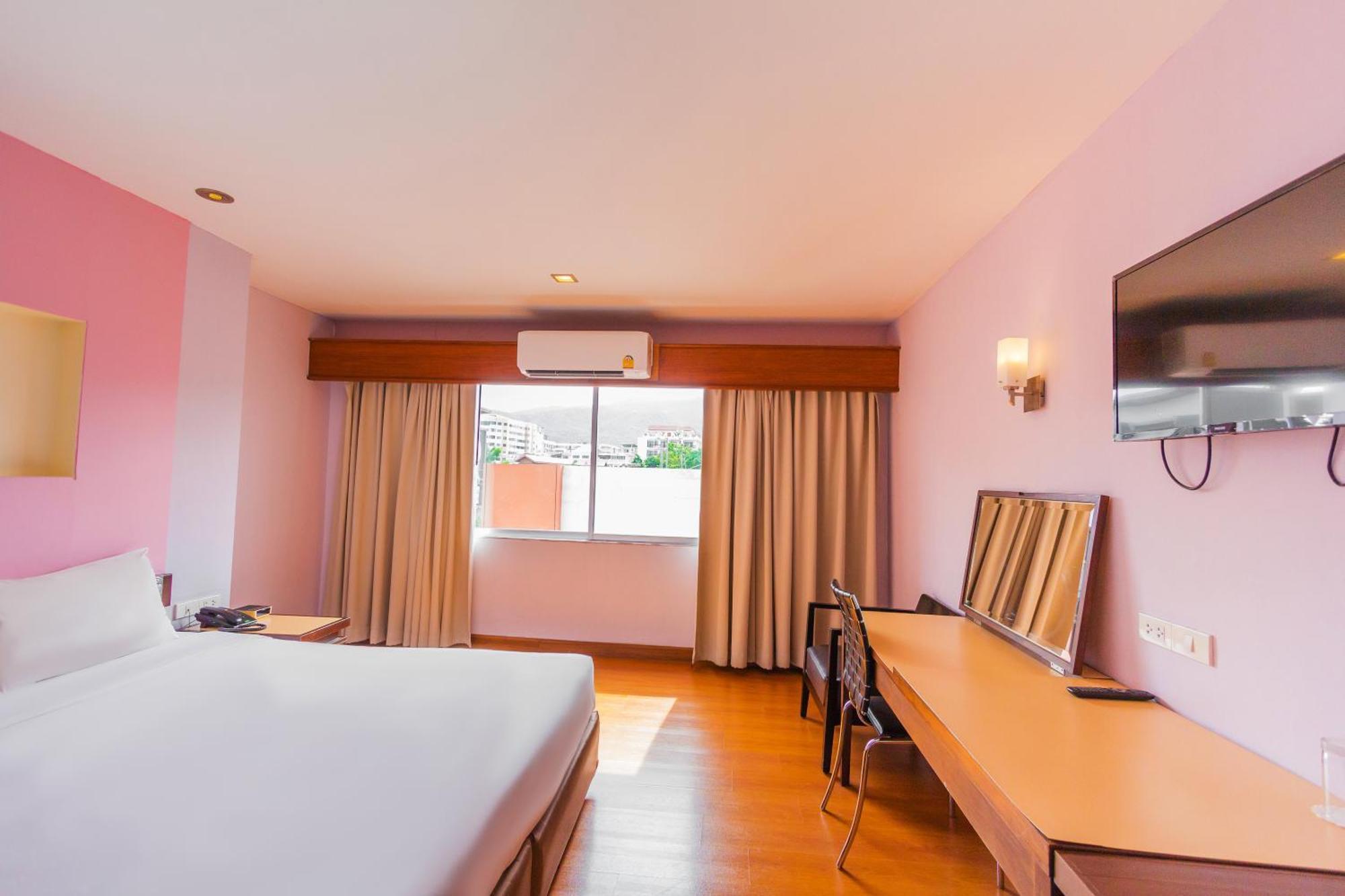 Mayflower Grande Hotel Chiang Mai Zewnętrze zdjęcie