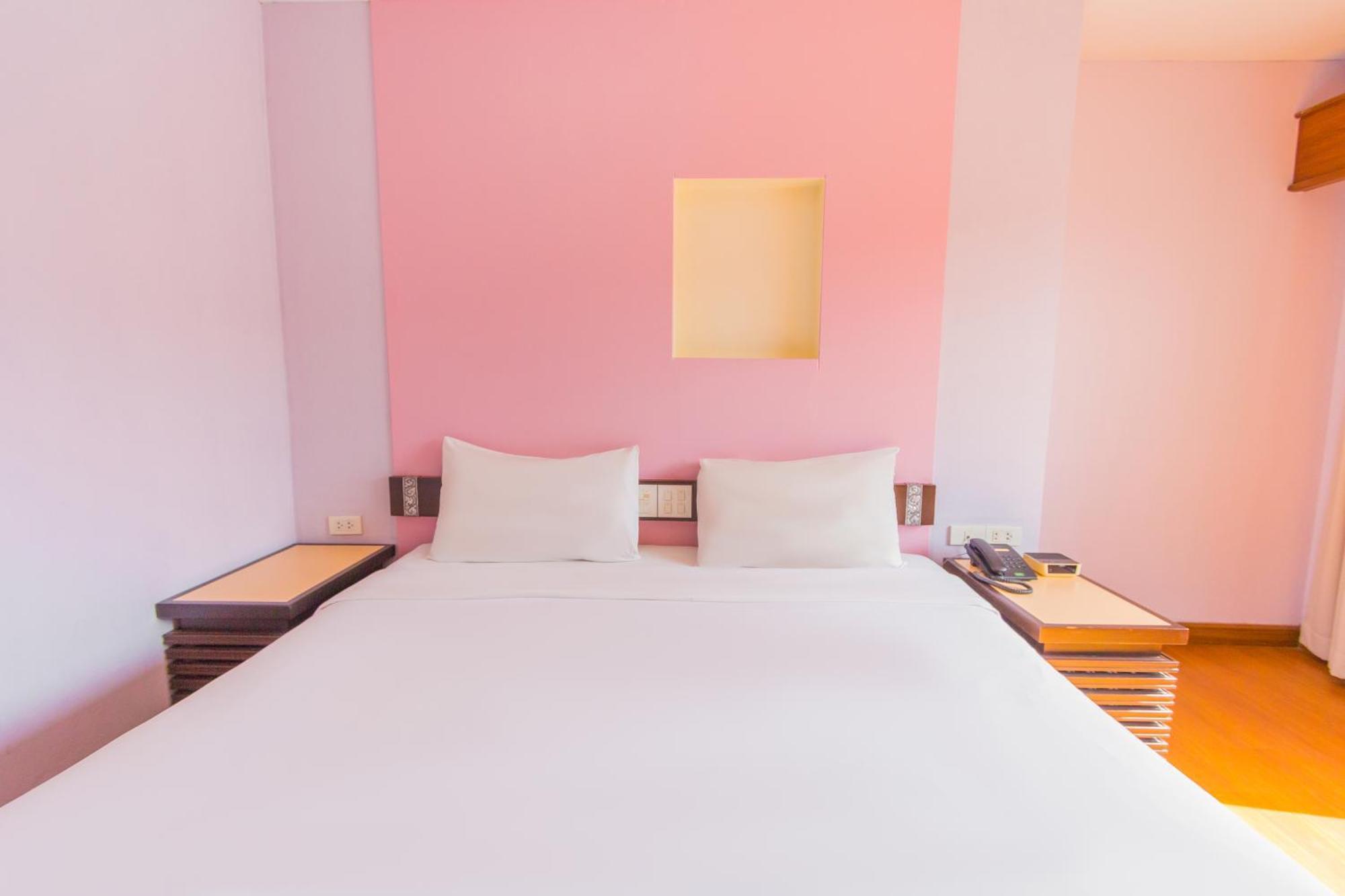 Mayflower Grande Hotel Chiang Mai Zewnętrze zdjęcie