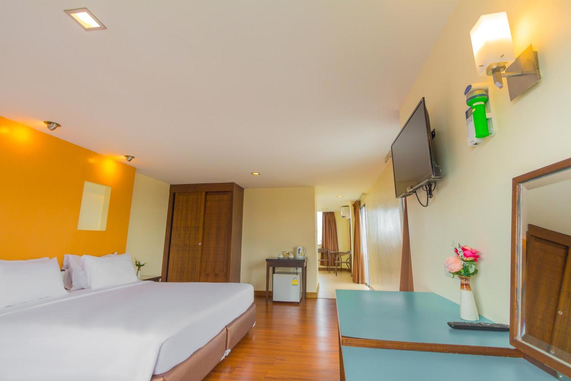 Mayflower Grande Hotel Chiang Mai Zewnętrze zdjęcie