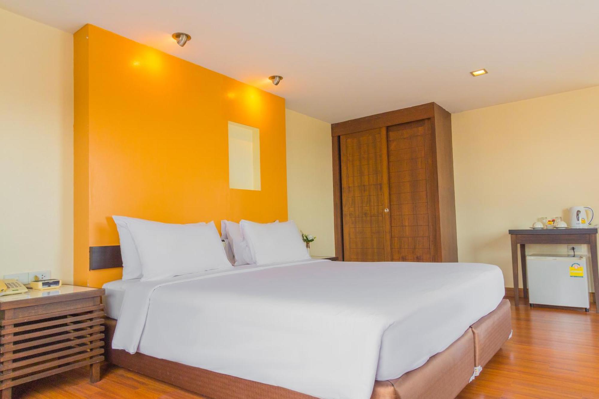 Mayflower Grande Hotel Chiang Mai Zewnętrze zdjęcie