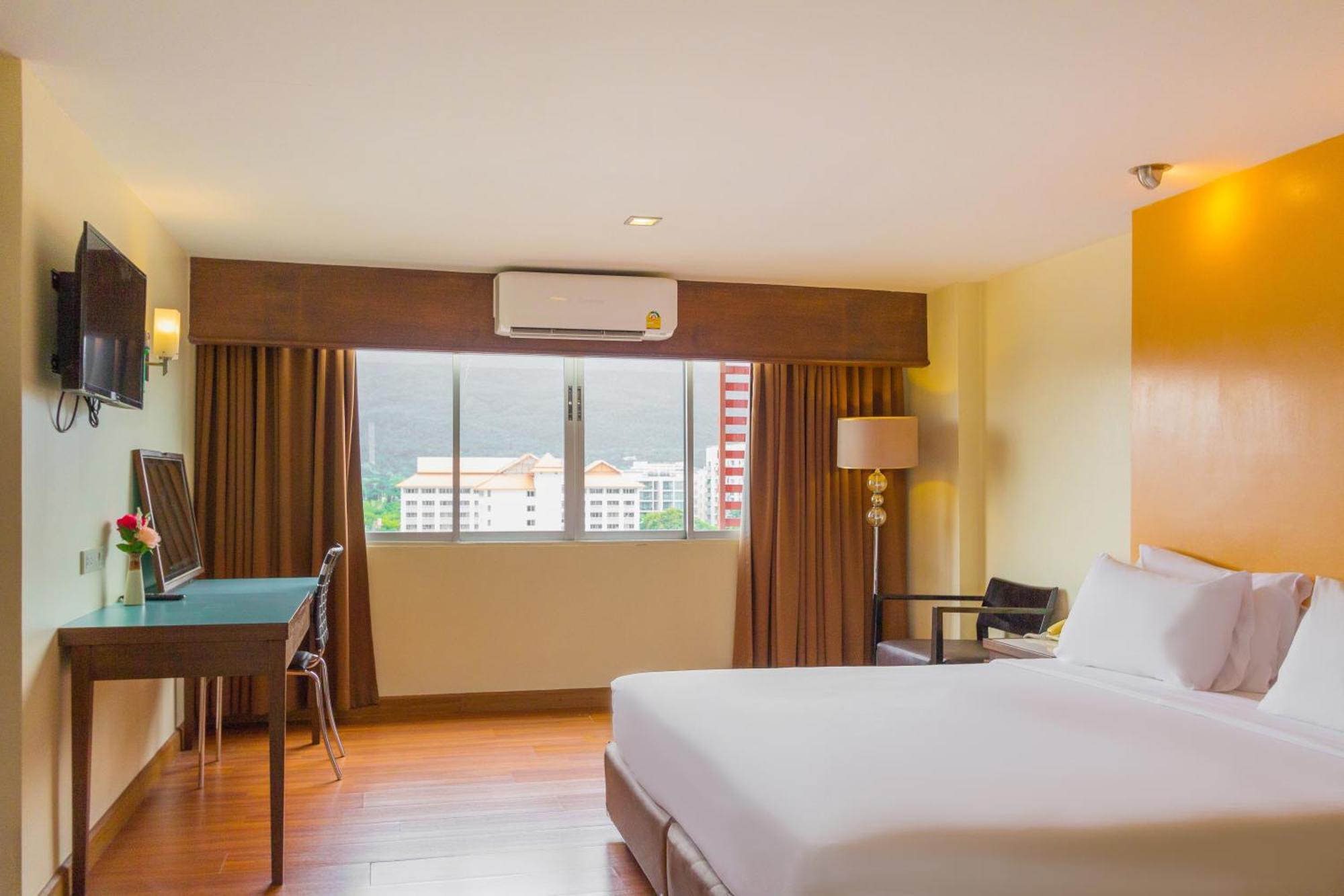 Mayflower Grande Hotel Chiang Mai Zewnętrze zdjęcie