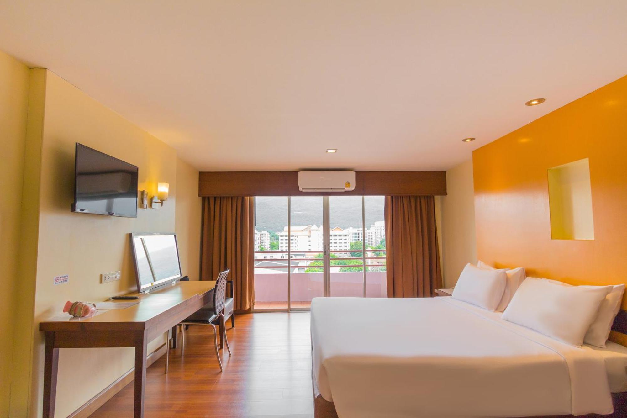Mayflower Grande Hotel Chiang Mai Zewnętrze zdjęcie