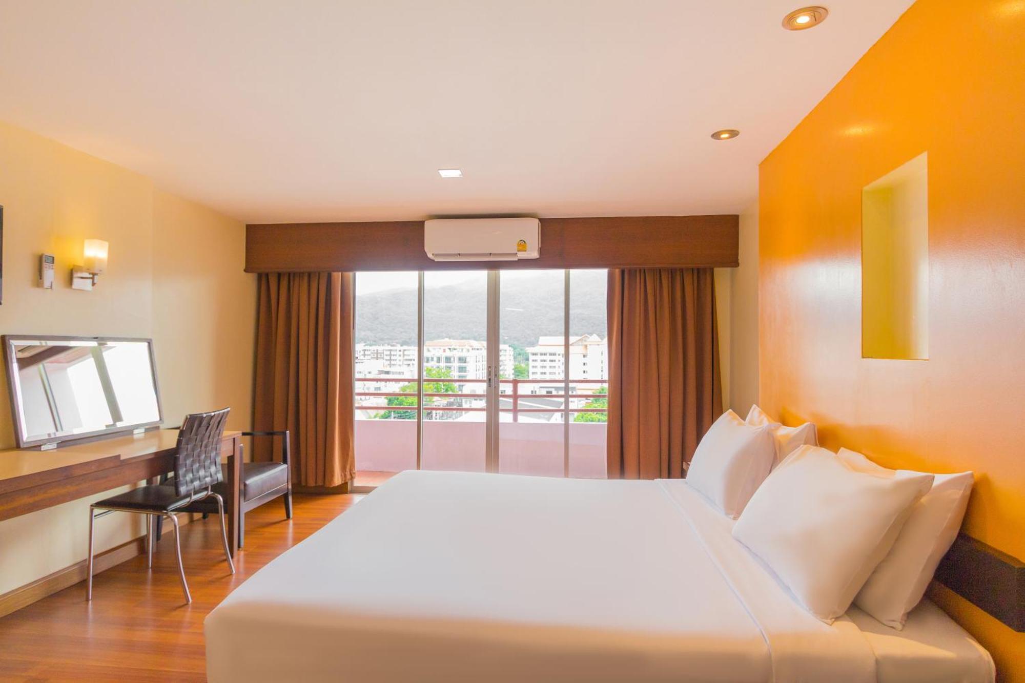 Mayflower Grande Hotel Chiang Mai Zewnętrze zdjęcie