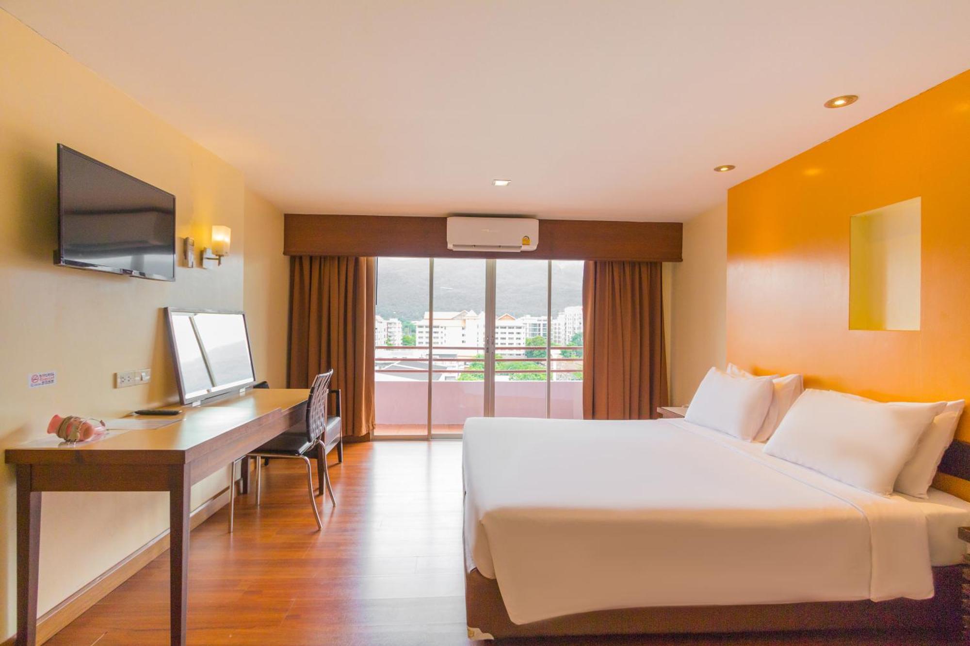 Mayflower Grande Hotel Chiang Mai Zewnętrze zdjęcie