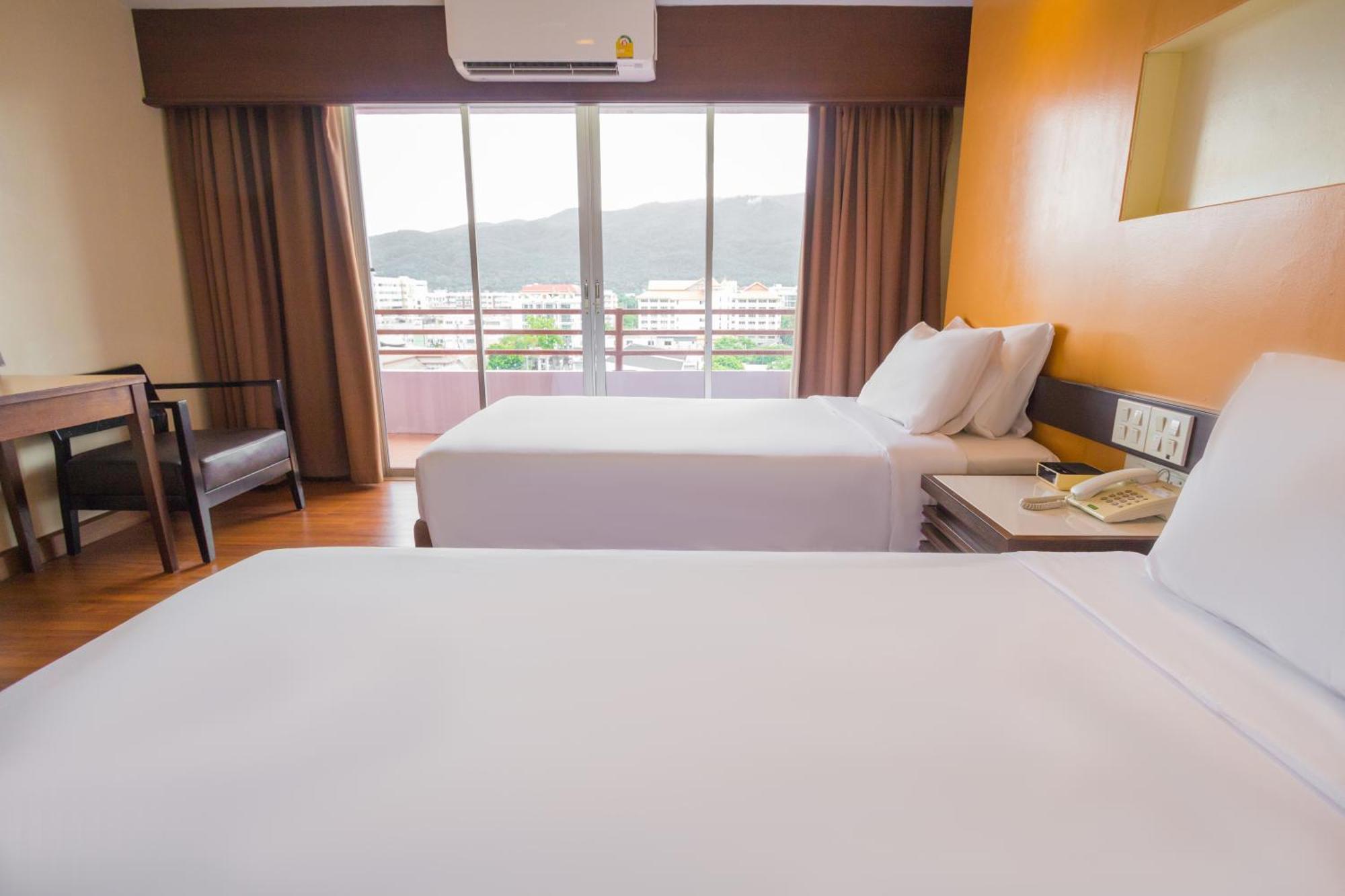 Mayflower Grande Hotel Chiang Mai Zewnętrze zdjęcie