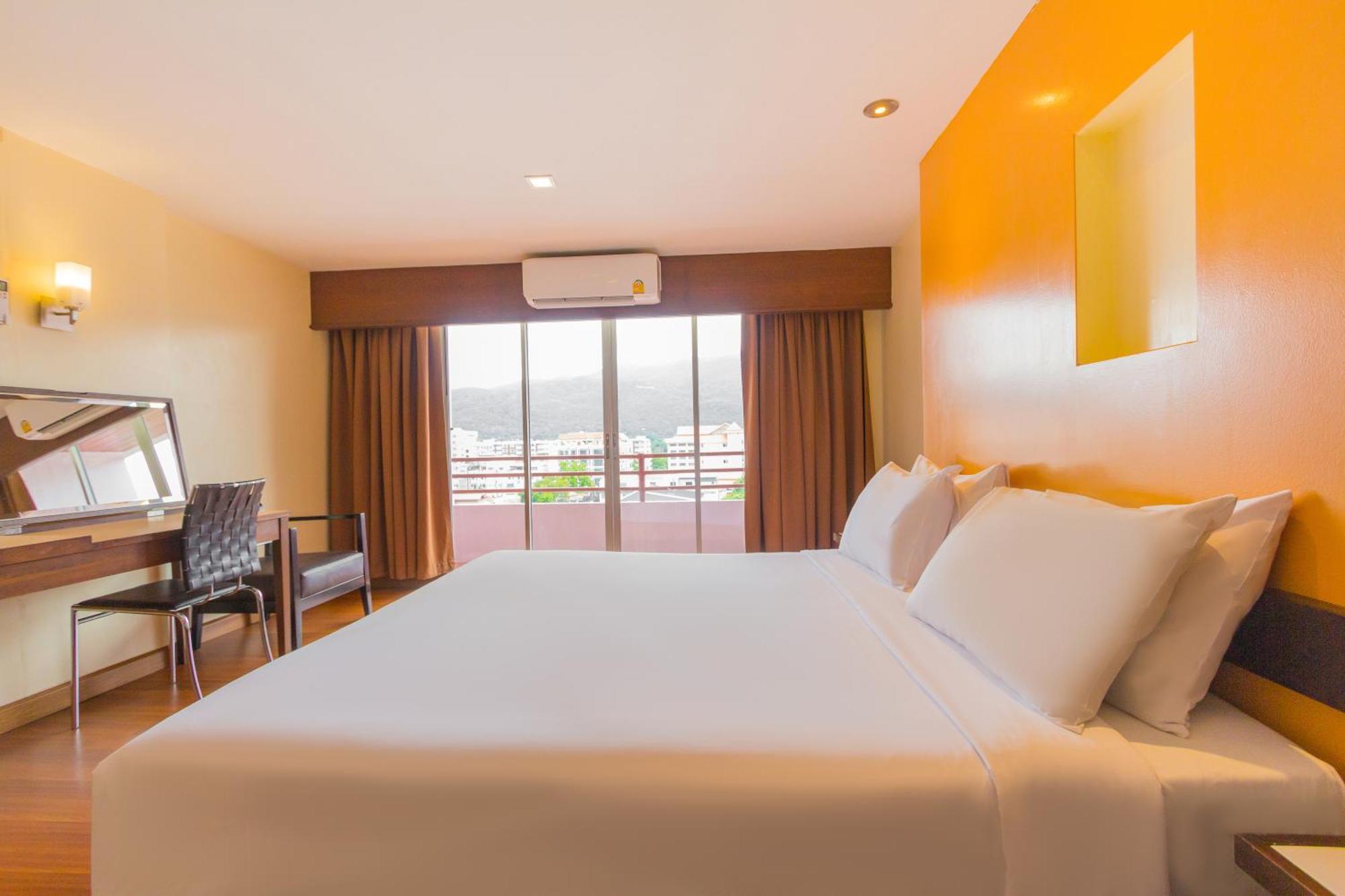 Mayflower Grande Hotel Chiang Mai Zewnętrze zdjęcie