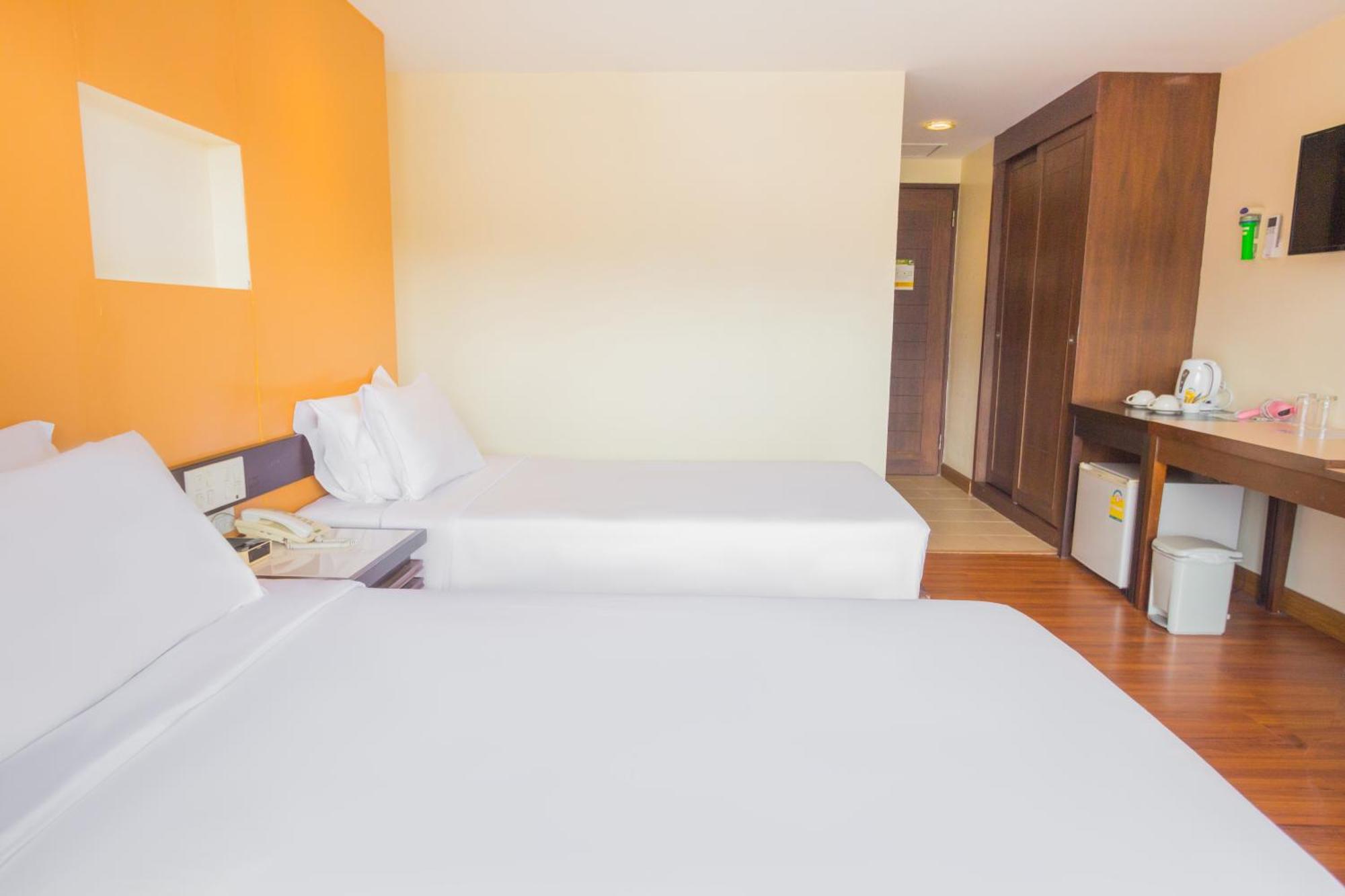 Mayflower Grande Hotel Chiang Mai Zewnętrze zdjęcie