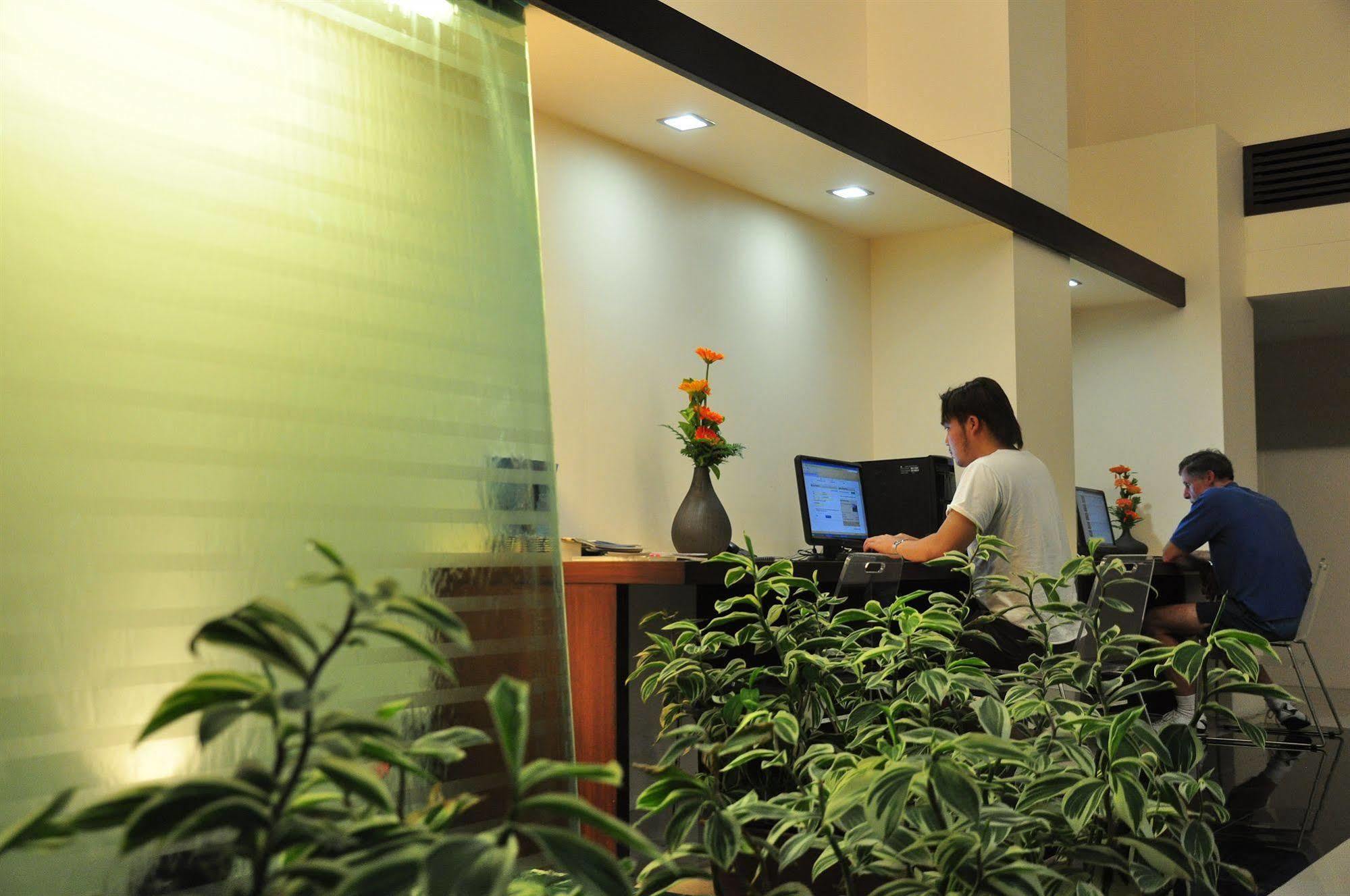 Mayflower Grande Hotel Chiang Mai Zewnętrze zdjęcie