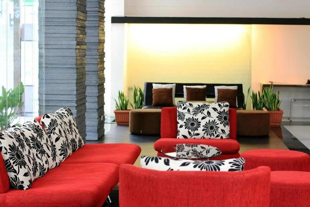 Mayflower Grande Hotel Chiang Mai Zewnętrze zdjęcie