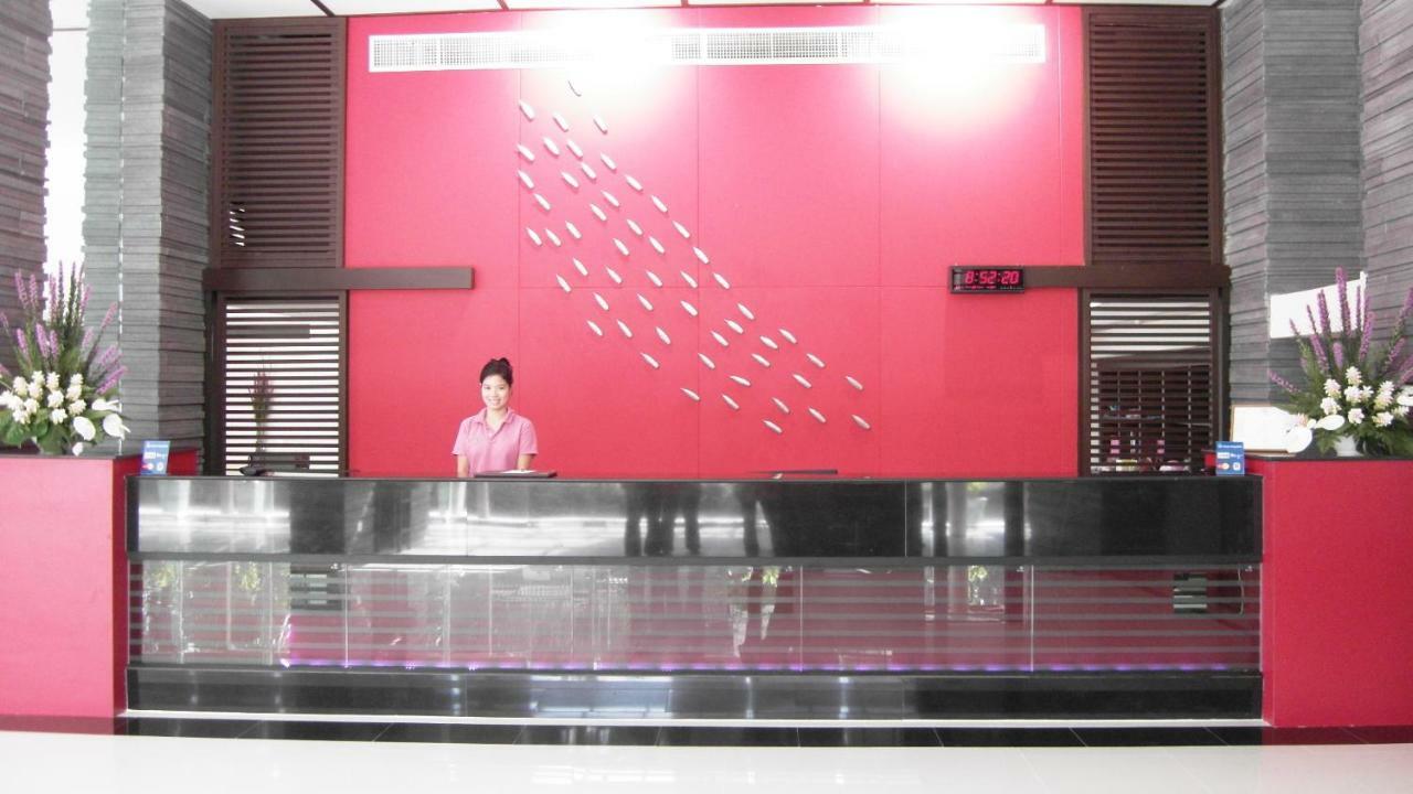 Mayflower Grande Hotel Chiang Mai Zewnętrze zdjęcie